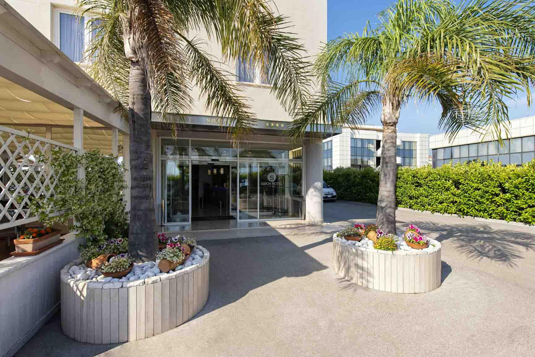 Simon Hotel Pomezia Eksteriør bilde